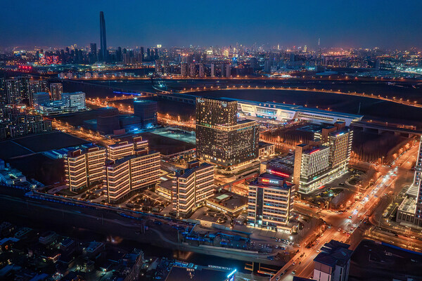 天津南站鹏瑞利国际健康商旅城 （夜景）