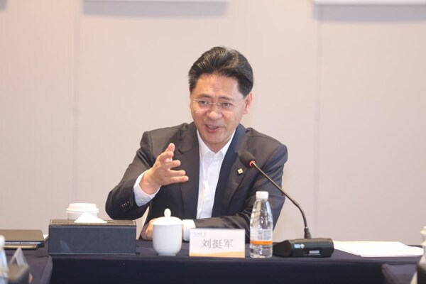 泰康保险集团总裁兼首席运营官刘挺军