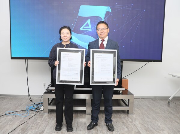 TÜV莱茵为九强生物颁发IVDR公告机构证书 TÜV莱茵为九强生物颁发IVDR公告机构证书