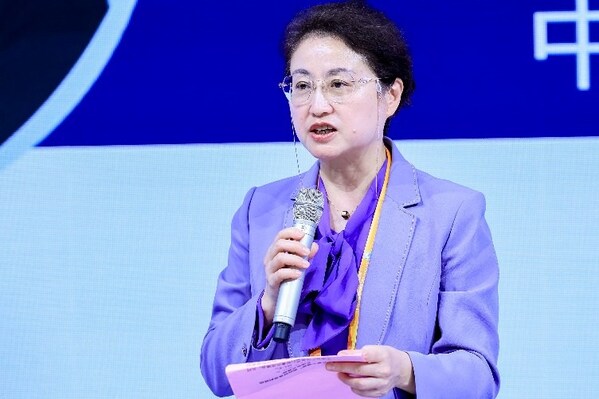 中国医药商业协会会长石晟怡女士