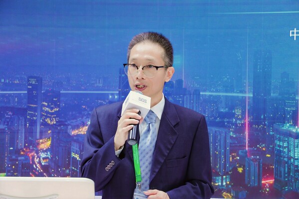 联众医疗总经理汪凌在联众医疗获颁SGS数据资产管理体系认证证书颁证仪式上发言 联众医疗总经理汪凌在联众医疗获颁SGS数据资产管理体系认证证书颁证仪式上发言