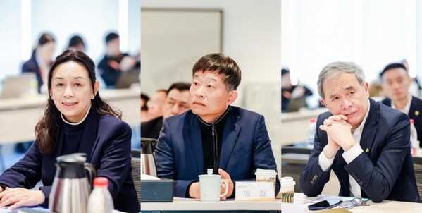 泰康口腔首席专家徐欣（左）、周磊（中）、沈刚（右）