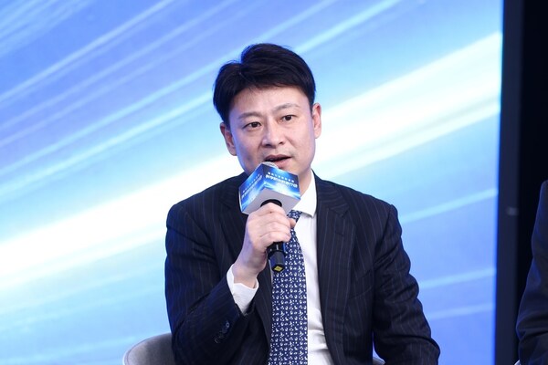 卫材药业基础治疗事业本部总经理吴猛发言