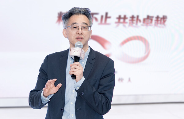 图为:复旦大学附属华山医院皮肤科主任吴文育教授 图为:复旦大学附属华山医院皮肤科主任吴文育教授