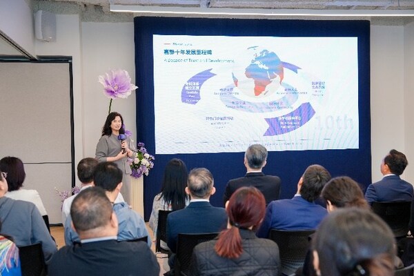 邱玲医生现场介绍嘉静诊所2.0迭代升级